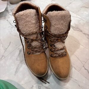 Women's Tan Shearling-Lined Boots